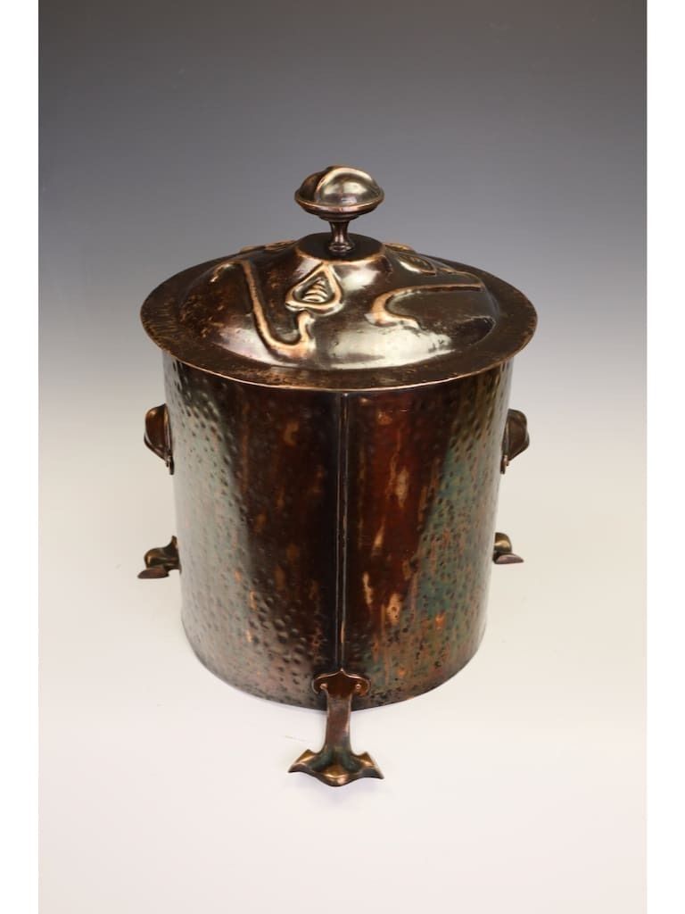 Exceptional Arts & Crafts Movement Hammered Copper Coal Bucket (Scuttle) With Liner photo vinterior