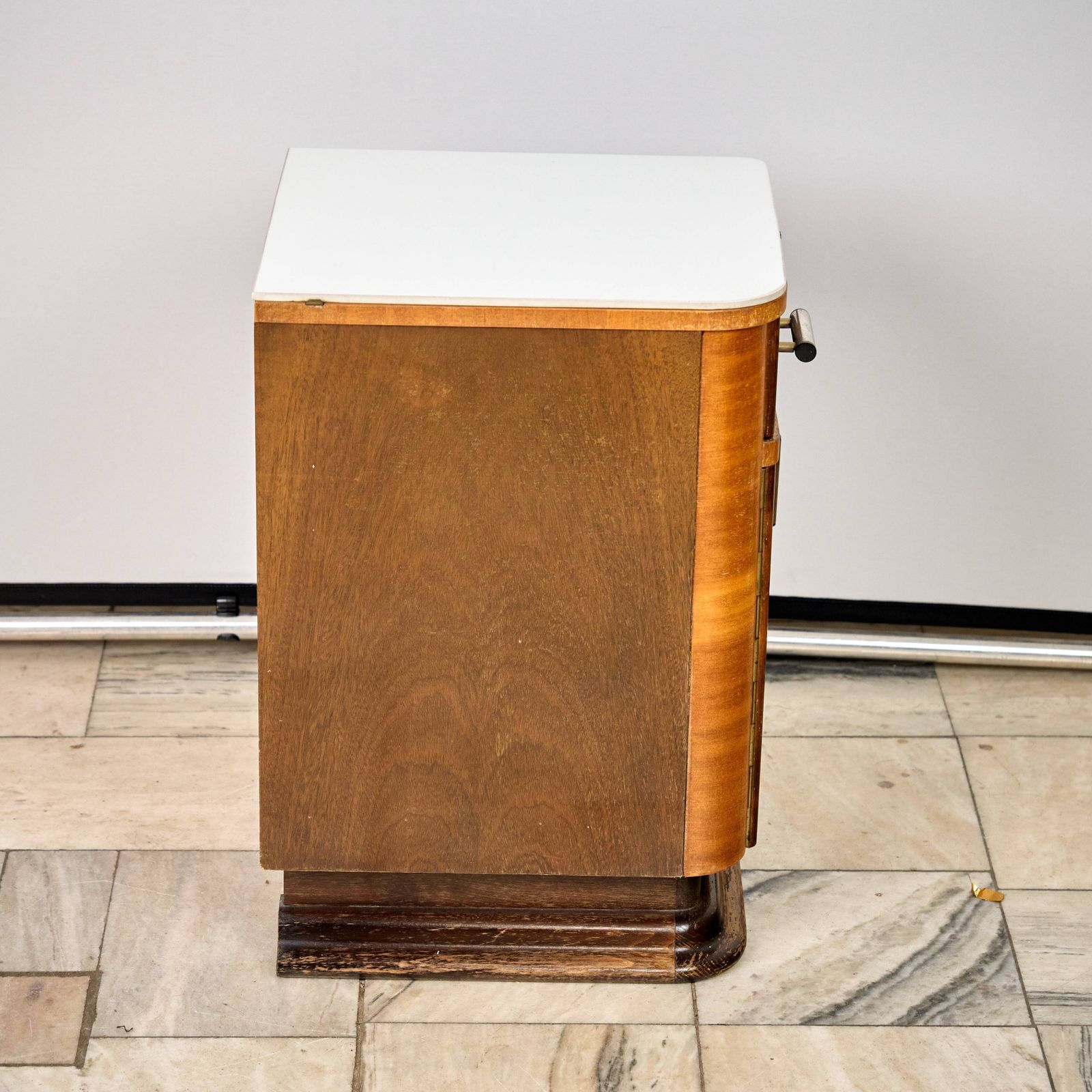 Set Of Two Art Déco Nightstands, By Jindřich Halabala, 1940s Czechoslovakia photo vintage