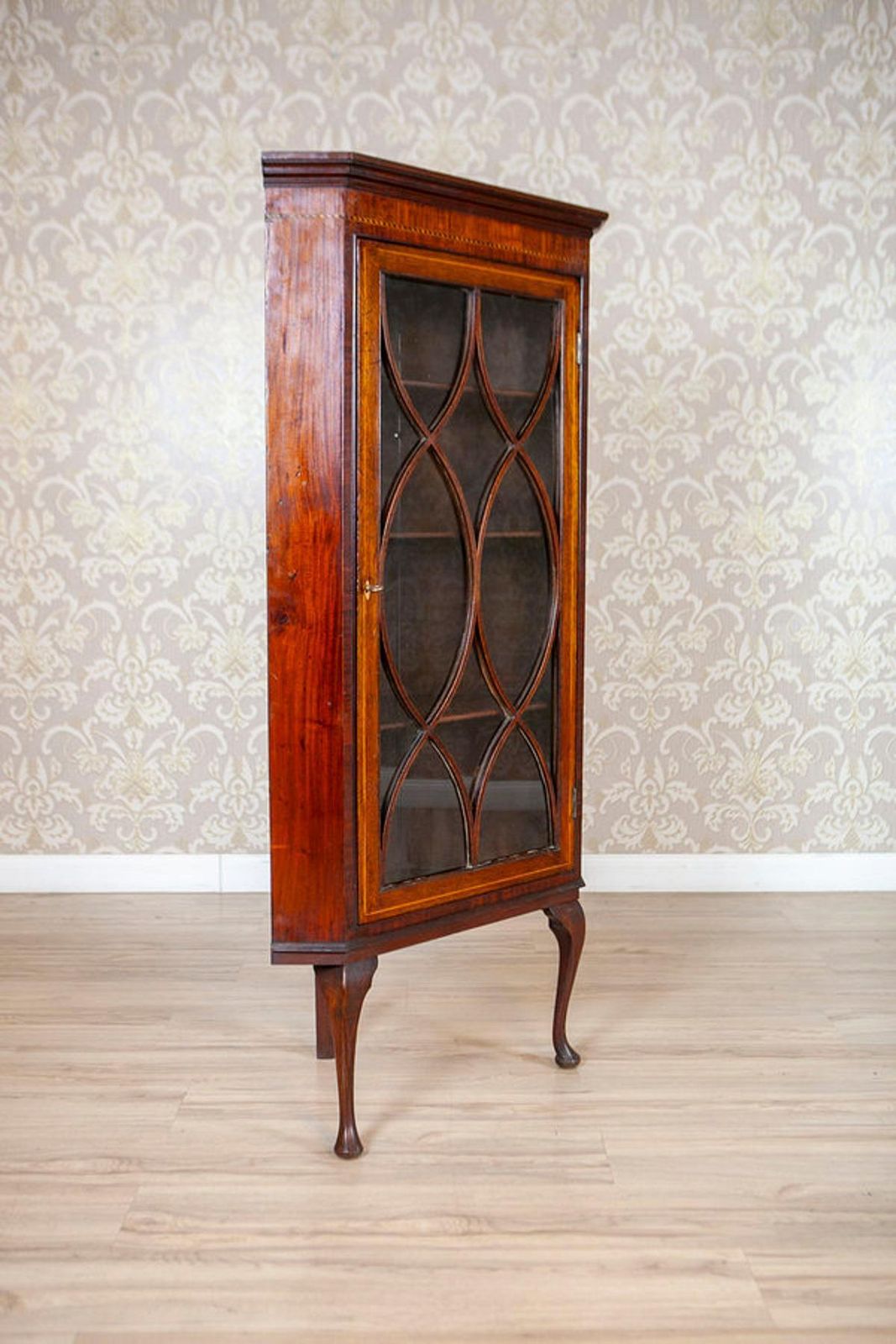 Late 19th Century English Corner Display Cabinet In Brown photo 2682.0