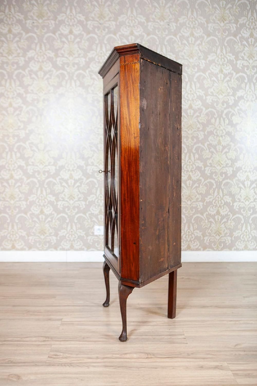 Furniture Late 19th Century English Corner Display Cabinet In Brown photo