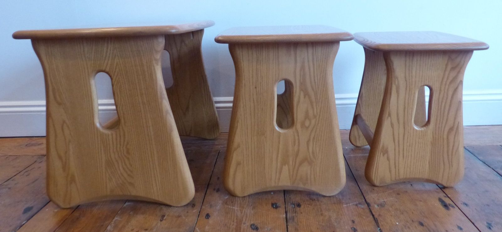Stunning  Set Of Modern Ercol Nest Of  Coffee Tables Very Clean Condition photo furniture