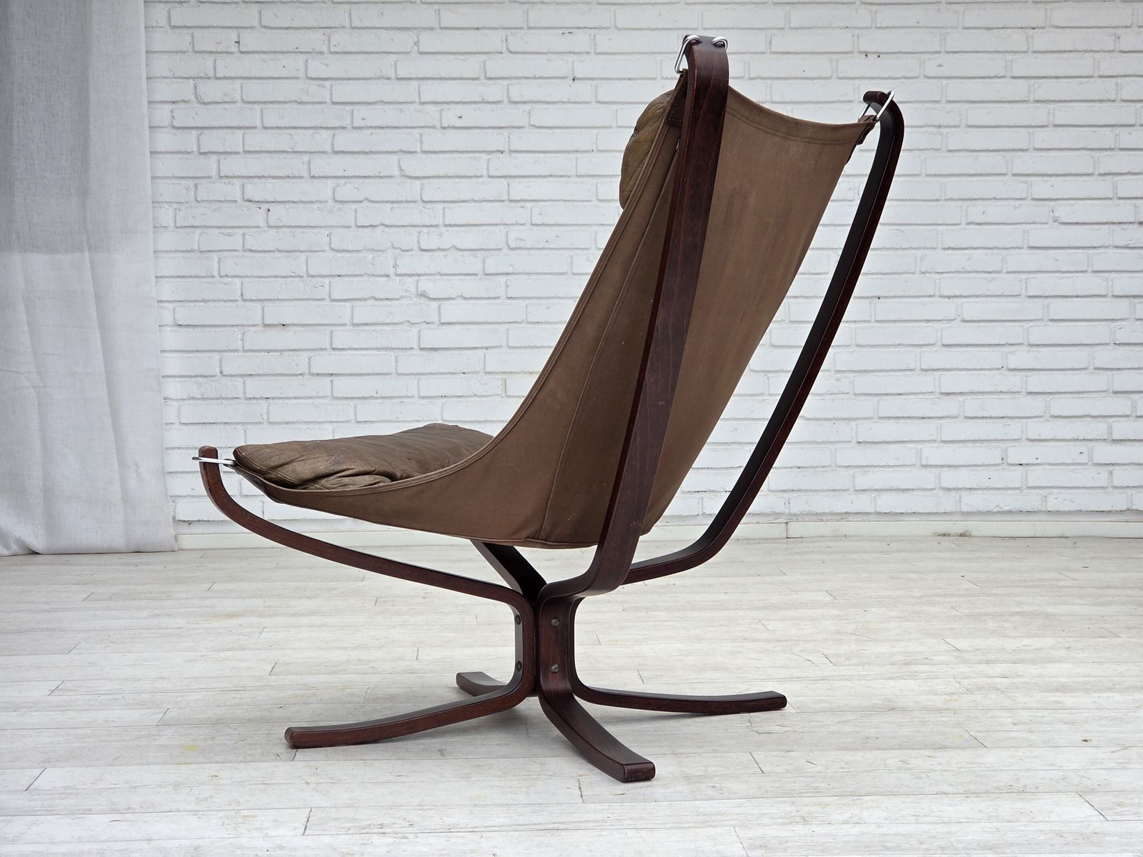 photo vinterior 1970s, Norwegian Design By Sigurd Ressel, Lounge Chair, Model "Falcon".
