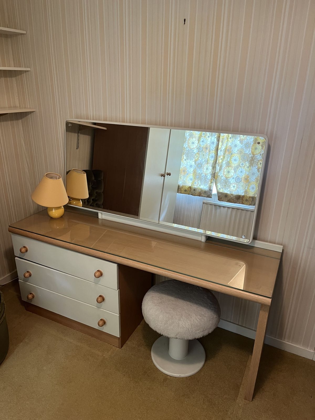 Stag Cantata White & Teak Dressing Table, 1970s, John & Sylvia Reid, Mid Century Modern, Original Label