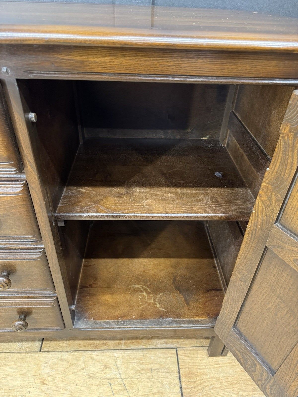 photo furniture Vintage Ercol Elm Sideboard With Cupboard & Drawers Tv Stand / Mid Century
