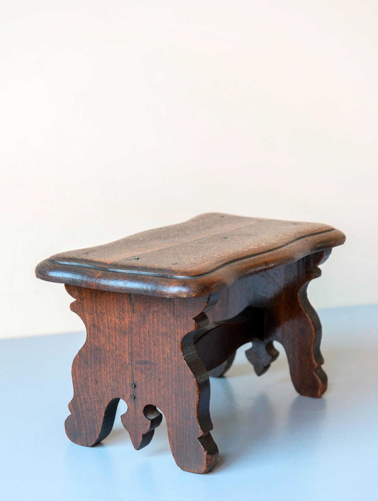 19th Century Primitive Wooden Stool – Rustic English Country Footstool With Scalloped Top photo furniture