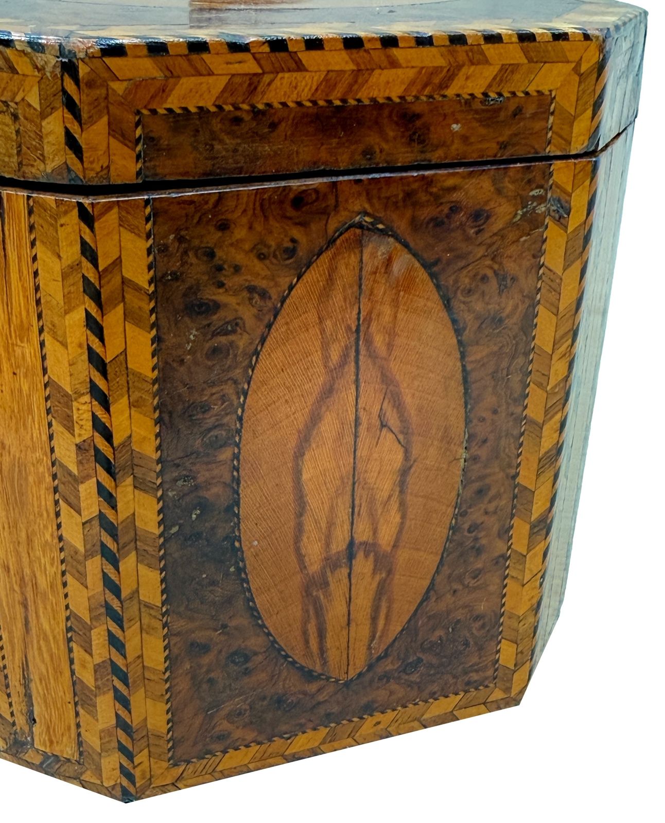 photo furniture Georgian 18th Century Yew Wood Octagonal Tea Caddy (England, Circa 1780)
