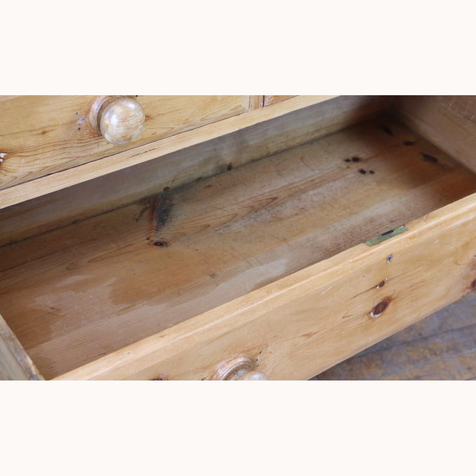 photo furniture A Victorian Farmhouse Waxed Pine Two Over Two Graduated Chest Of Drawers