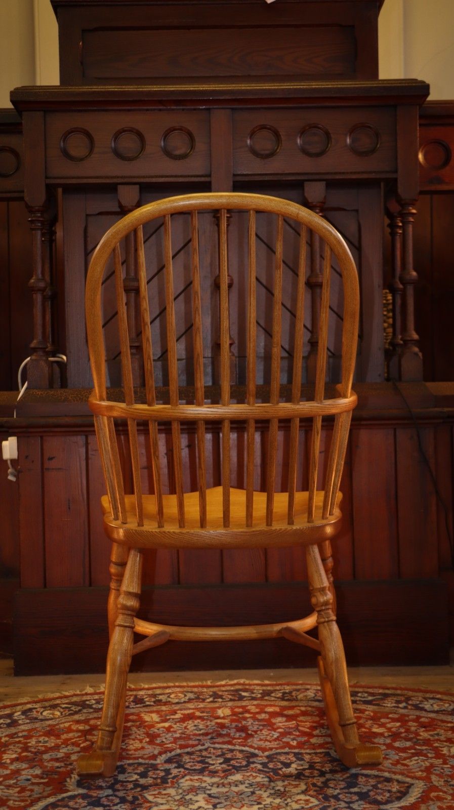 photo furniture Stunning Georgian 18th Century Windsor Style Bow Spindle Back Rocking Chair 🚚