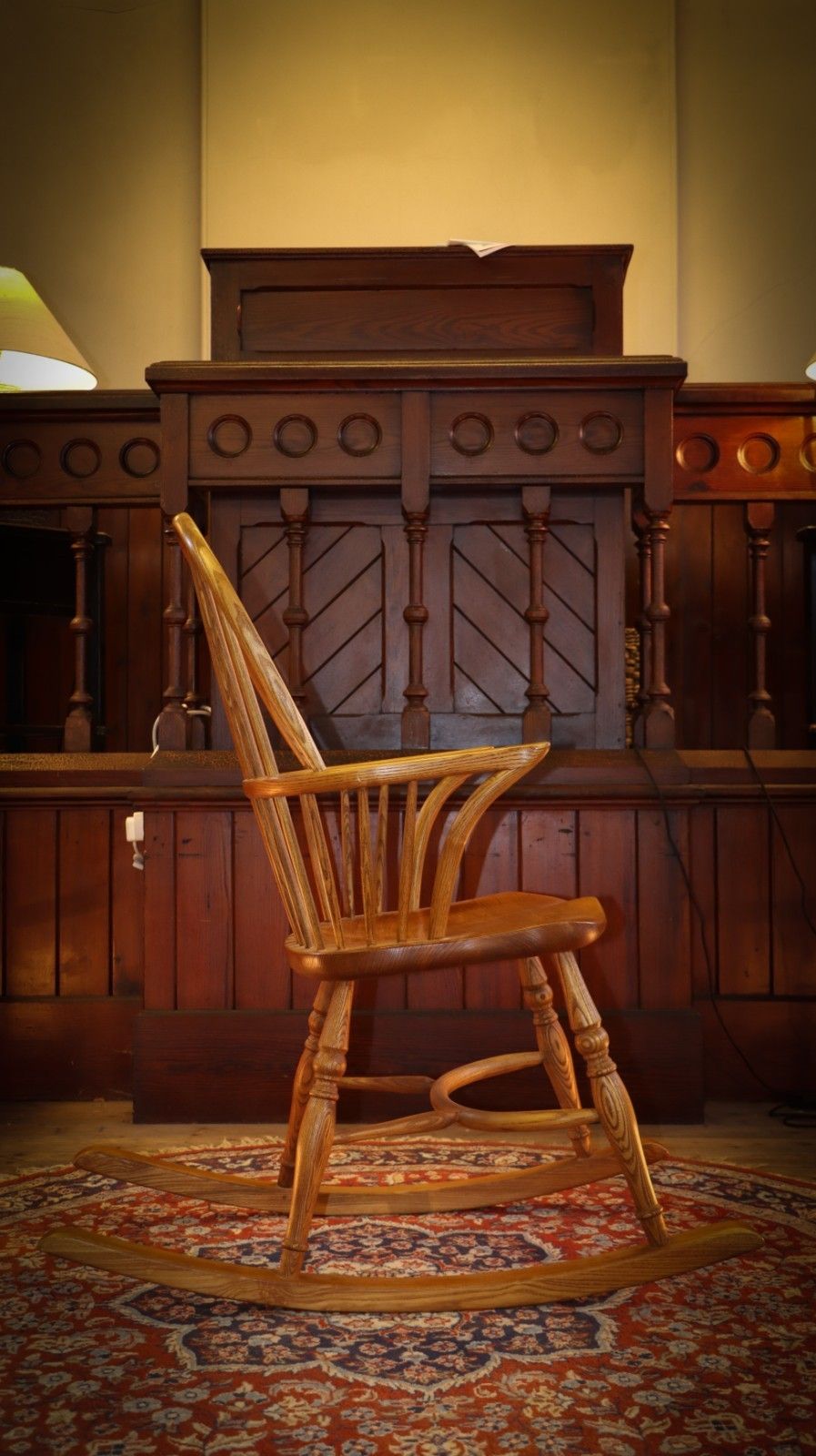 699.0 Stunning Georgian 18th Century Windsor Style Bow Spindle Back Rocking Chair 🚚 photo