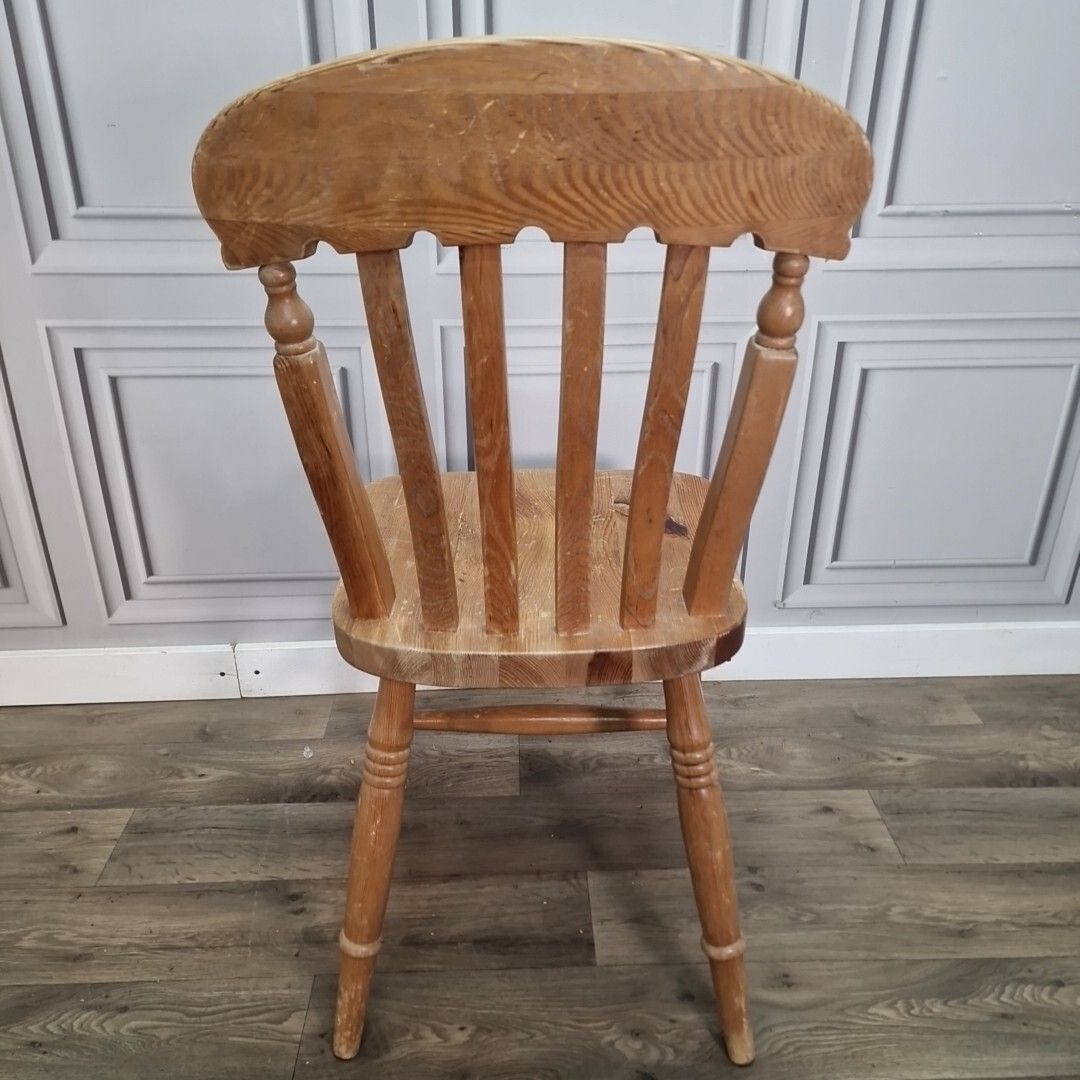 photo vintage Antique Victorian Rustic Chair Turned Farmhouse Country  Solid Wooden Seat