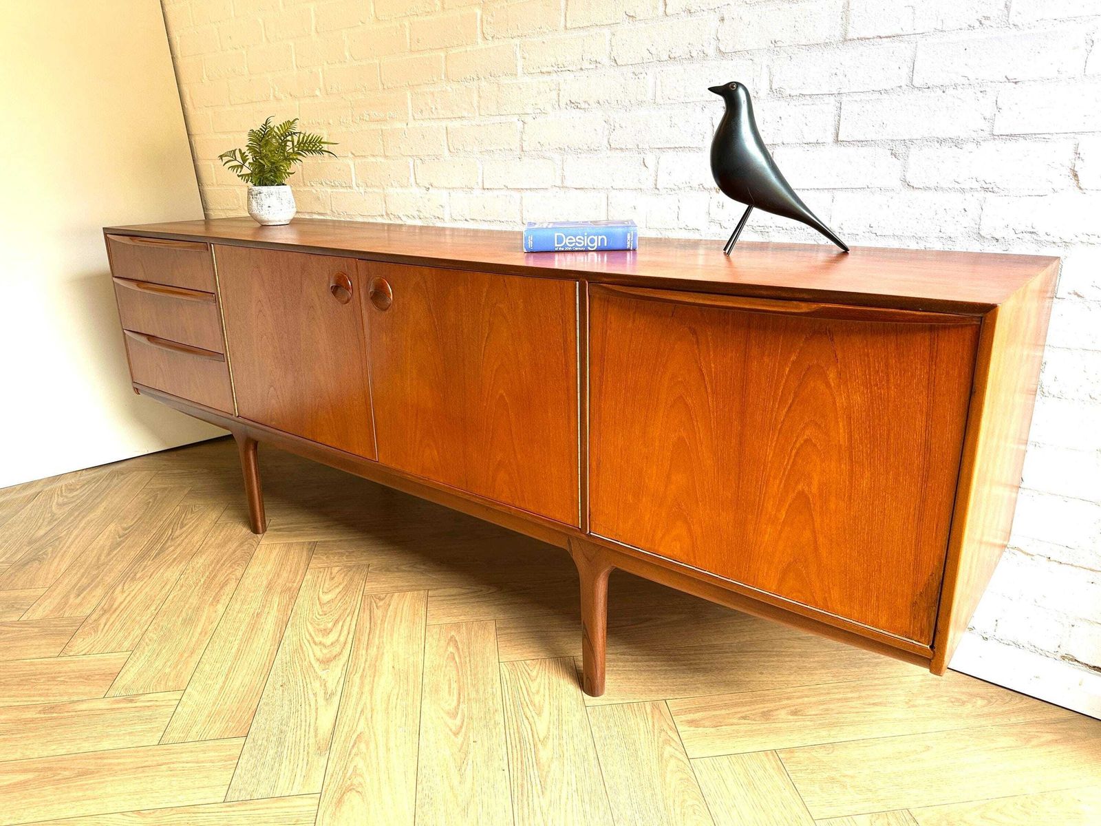 photo vintage McIntosh Of Kirkcaldy ‘Dunfermline’ 1960’s Teak Sideboard Refinished Mid Century