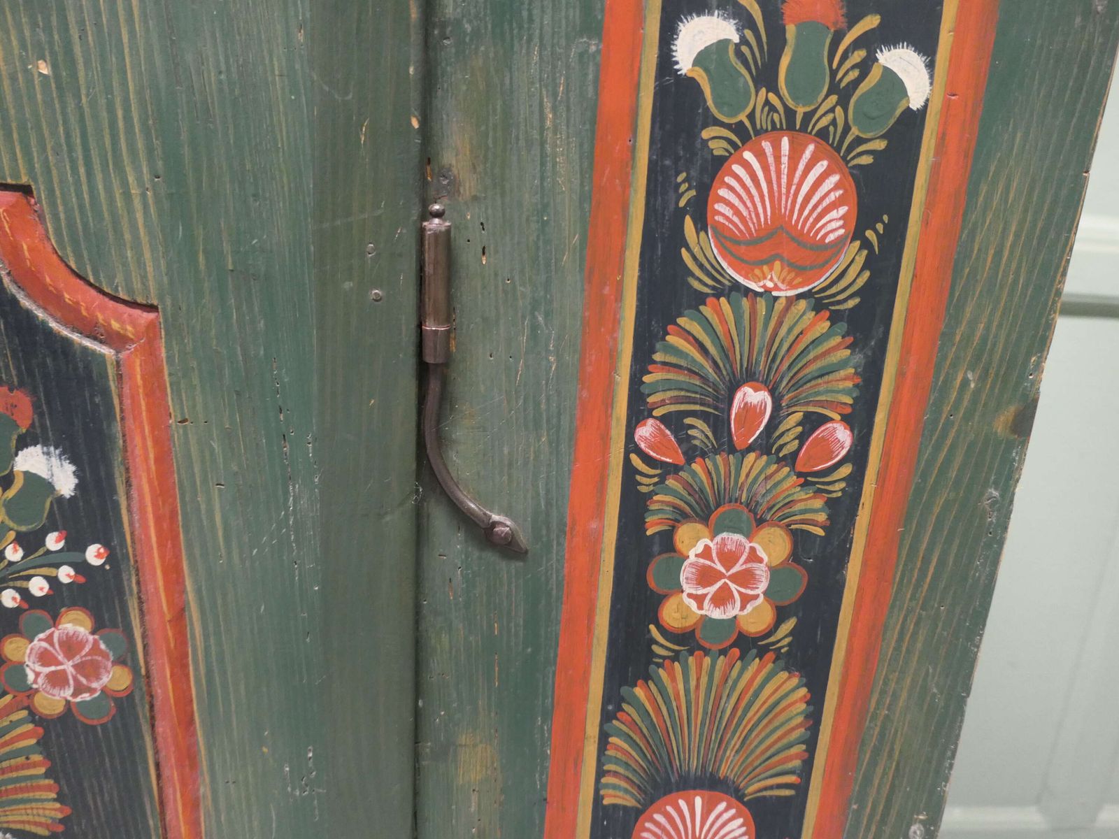 Folk Art Painted Pine Farmhouse Alpine Dresser An Original Hand Made photo 1860.0