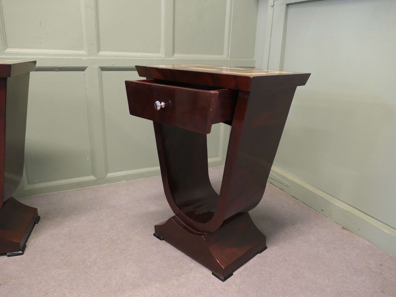A Exceptional Pair Of Art Deco Design Bedside Or Lamp Tables photo vinterior