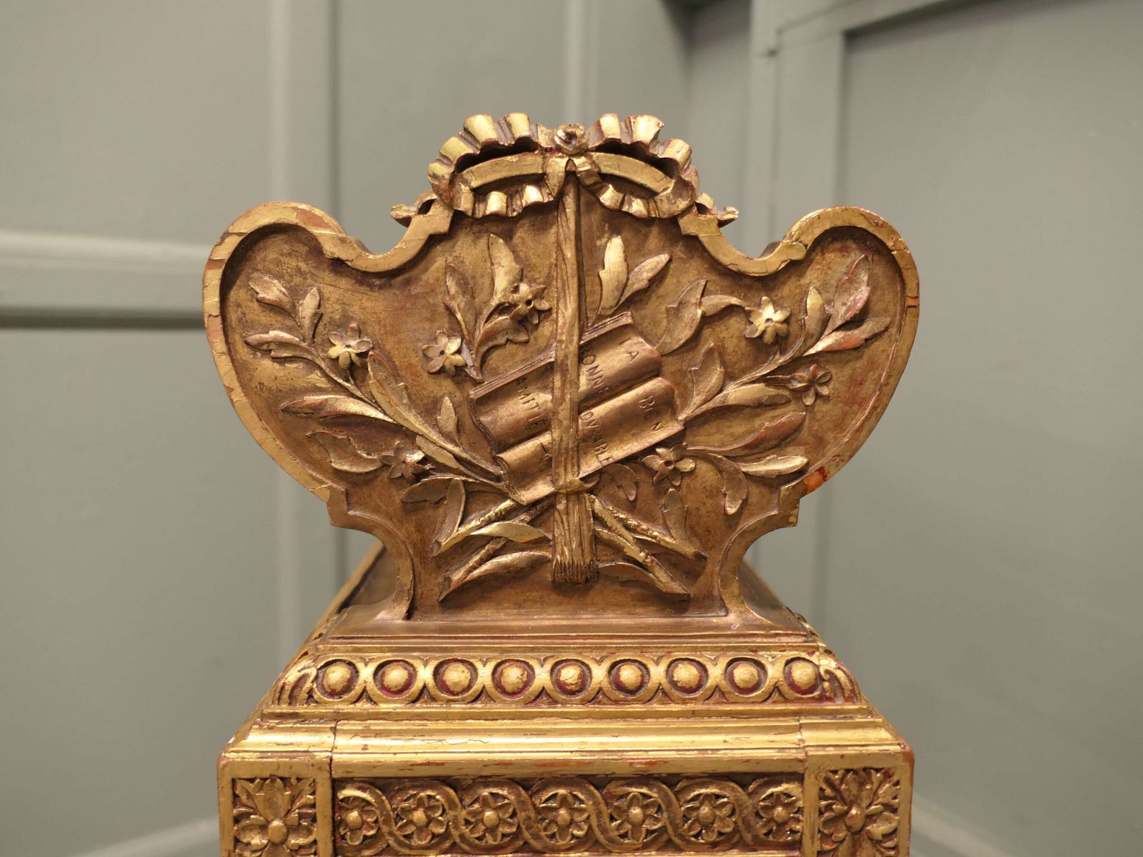 Italian Rococo 2 Tier Gold Book Trough This Is A Very Romantic Piece photo vinterior
