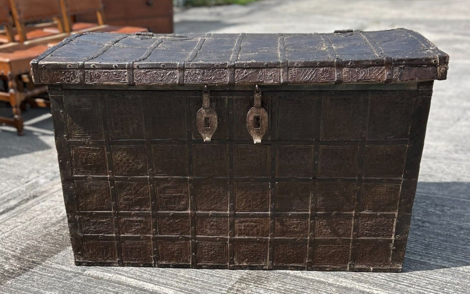 Antique 17th/18th Century Continental Metal Banded Large Chest Or Storage Trunk
