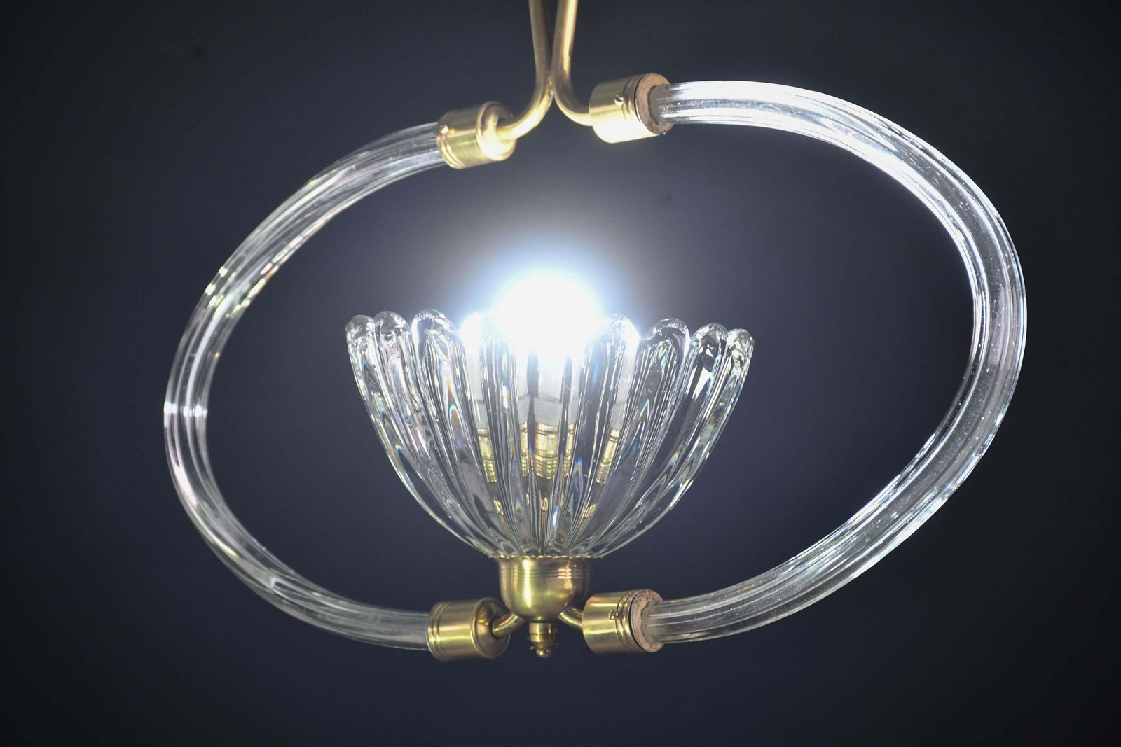 Lighting Extraordinary Art Decò Murano Glass And Brass Chandelier By Barovier & Toso 1940 photo