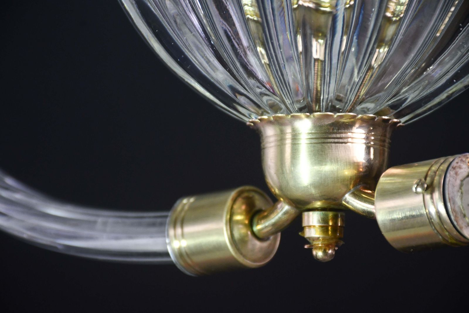 photo vinterior Extraordinary Art Decò Murano Glass And Brass Chandelier By Barovier & Toso 1940