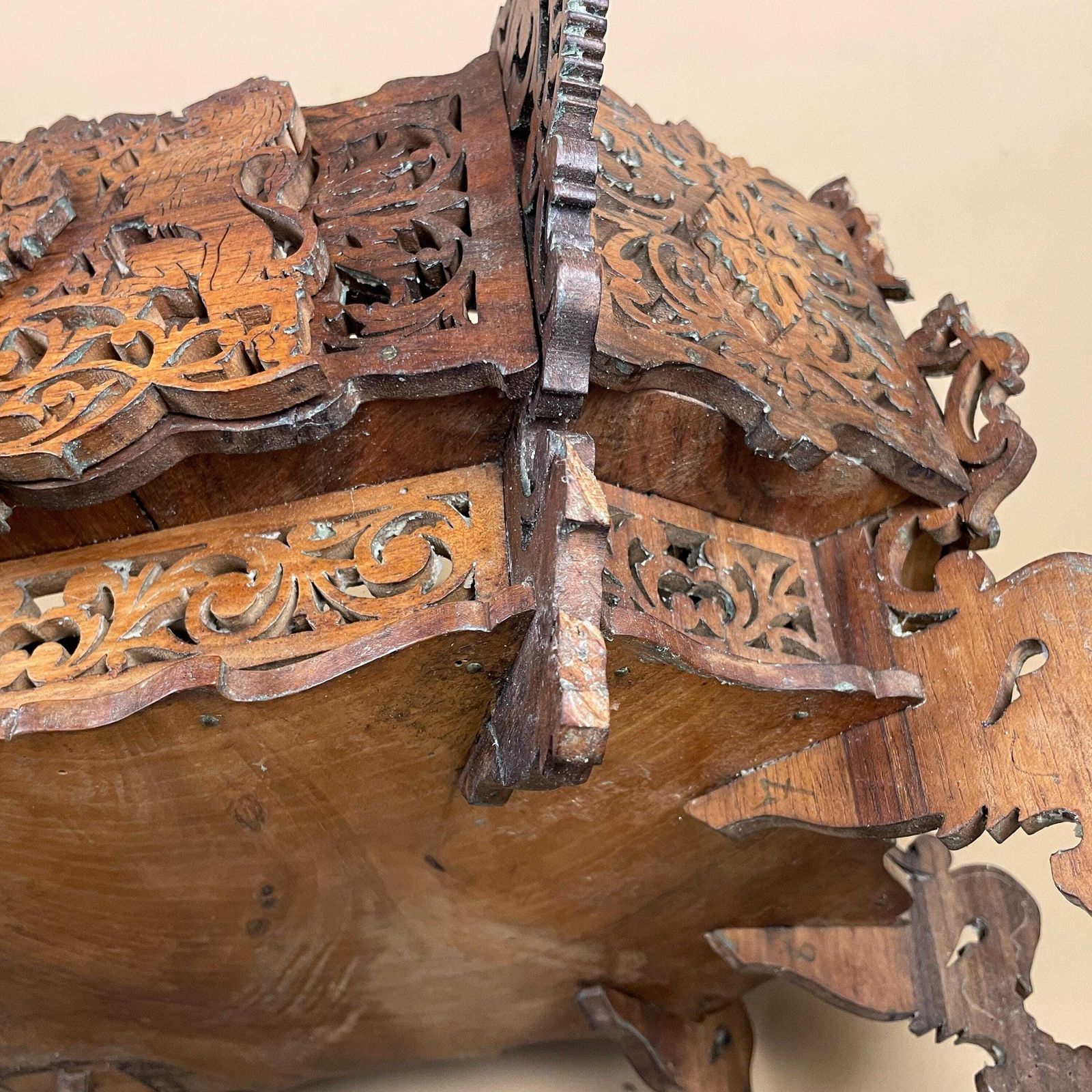 photo vinterior Antique Style Carved Wood Planter Jardiniere Stand Handmade Victorian Anglo Indian Style Hand Carved Wooden Planter Box Black Forest