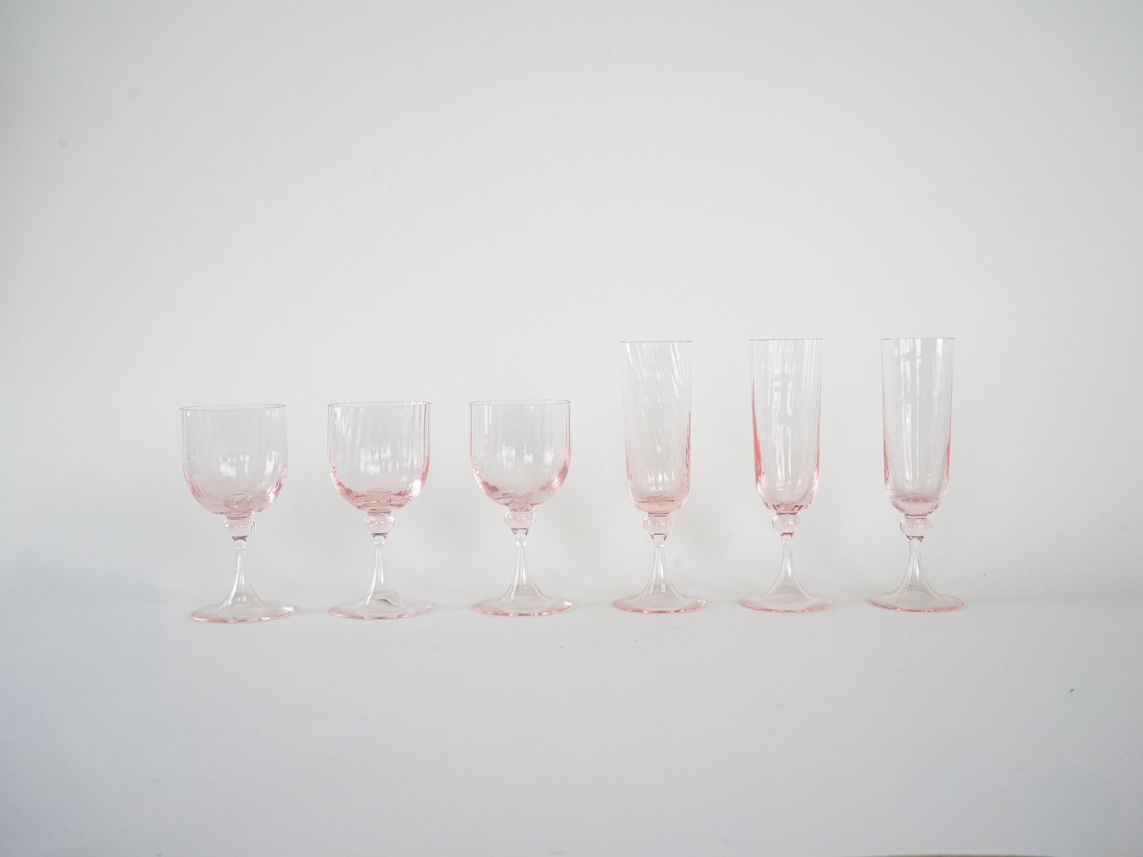 Set Roze Glazen, Frans Design, Jaren 1970 – Made In France photo for sale