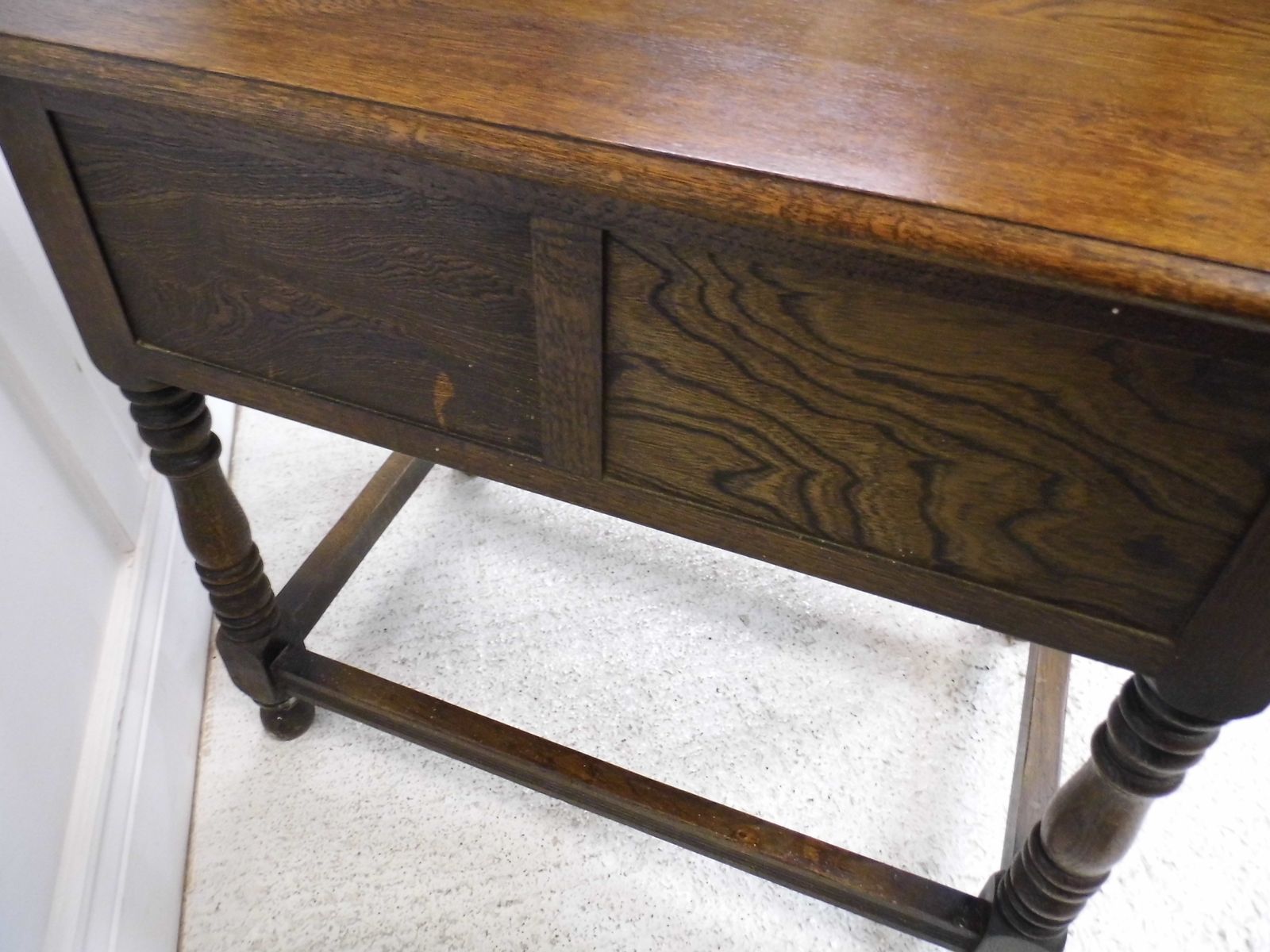 photo vinterior Vintage Oak Carved Drawers Jacobean 19th Century Style Hall Table