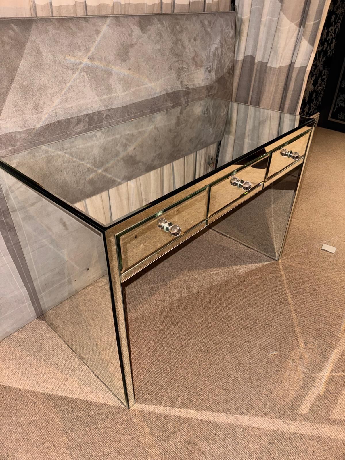 Borghese Art Deco Mirrored Console/Vanity Desk. photo vinterior
