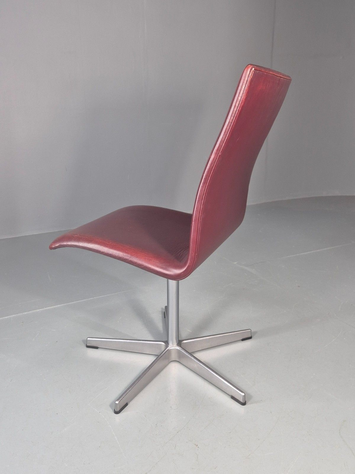 Vintage Fritz Hansen Oxford Chair Arne Jacobsen Design 2004 Mcm Eb11751 Mswi photo buy