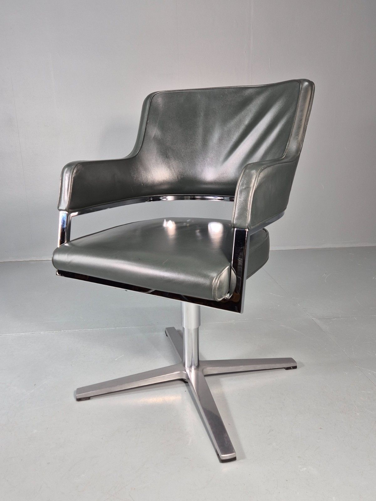 Leather Office Swivel Chair Dark Green Chrome Brunner Tempus Modern Eb11716 Mswi photo Furniture