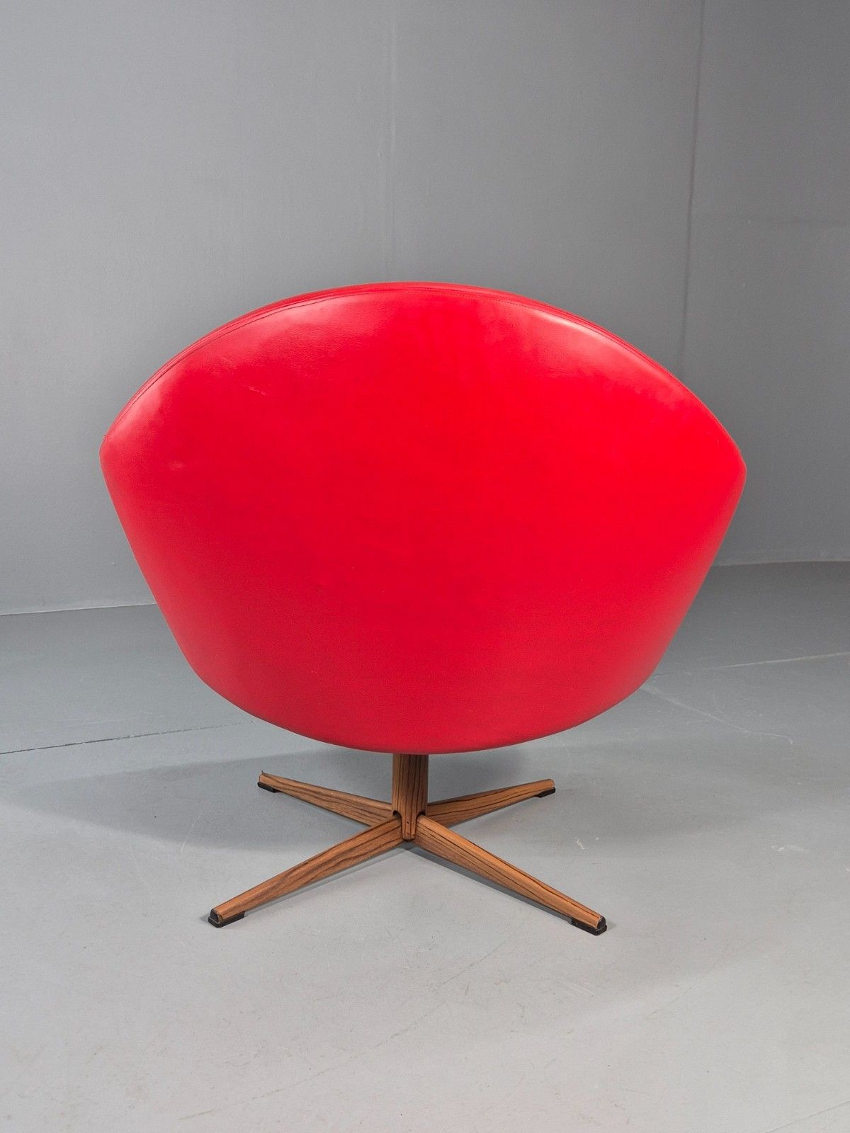 photo furniture Vintage 1960s Swivel Chair Red Vinyl Grey Cushion Mid Century Eb11706 Mswi