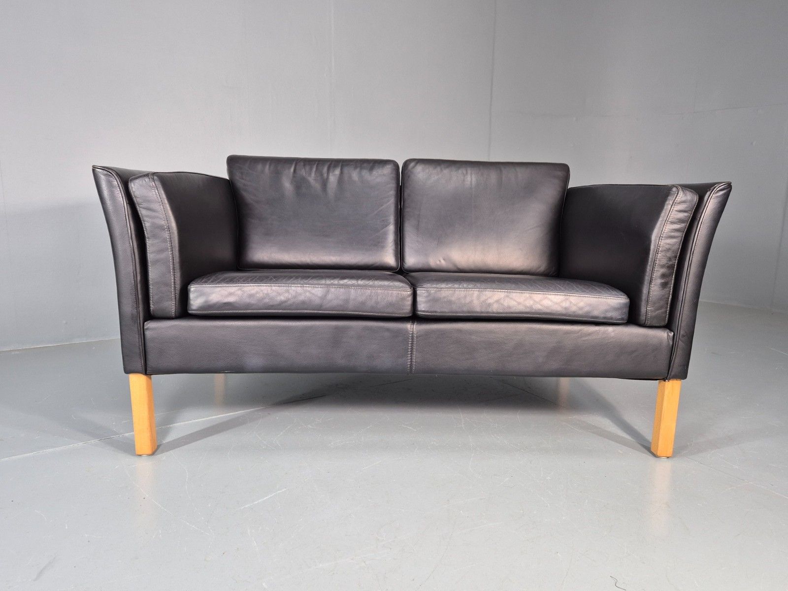Vintage 2 Seater Settee Danish Retro Black Leather And Vinyl Eb11640  M2ss photo 475.0