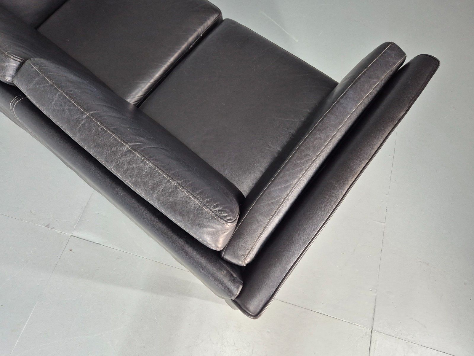 photo vinterior Vintage 2 Seater Settee Danish Retro Black Leather And Vinyl Eb11640  M2ss