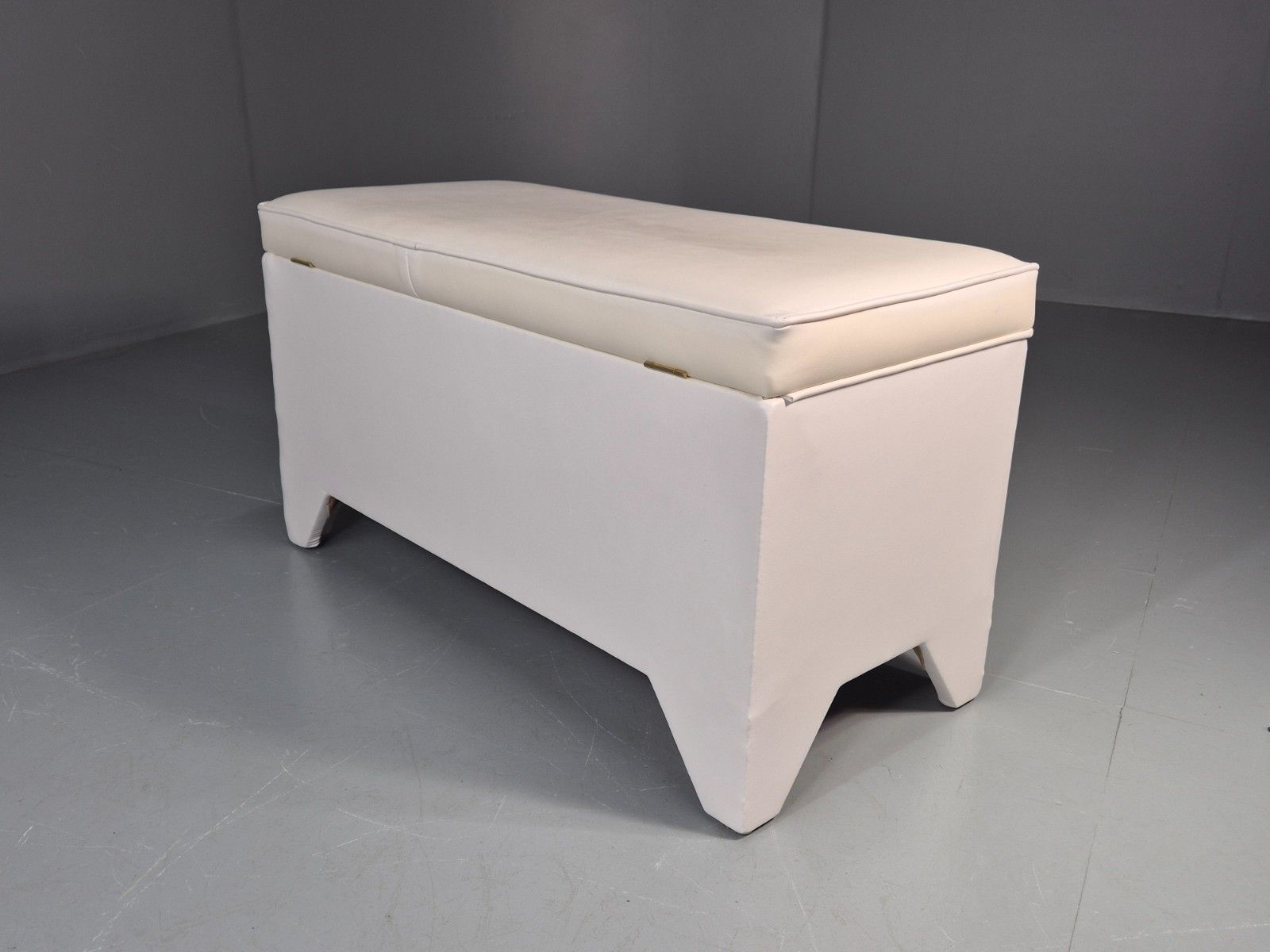 photo for sale 1970s Vinyl Ottoman Storage Chest White Retro Kitsch Eb11572 Mwoo