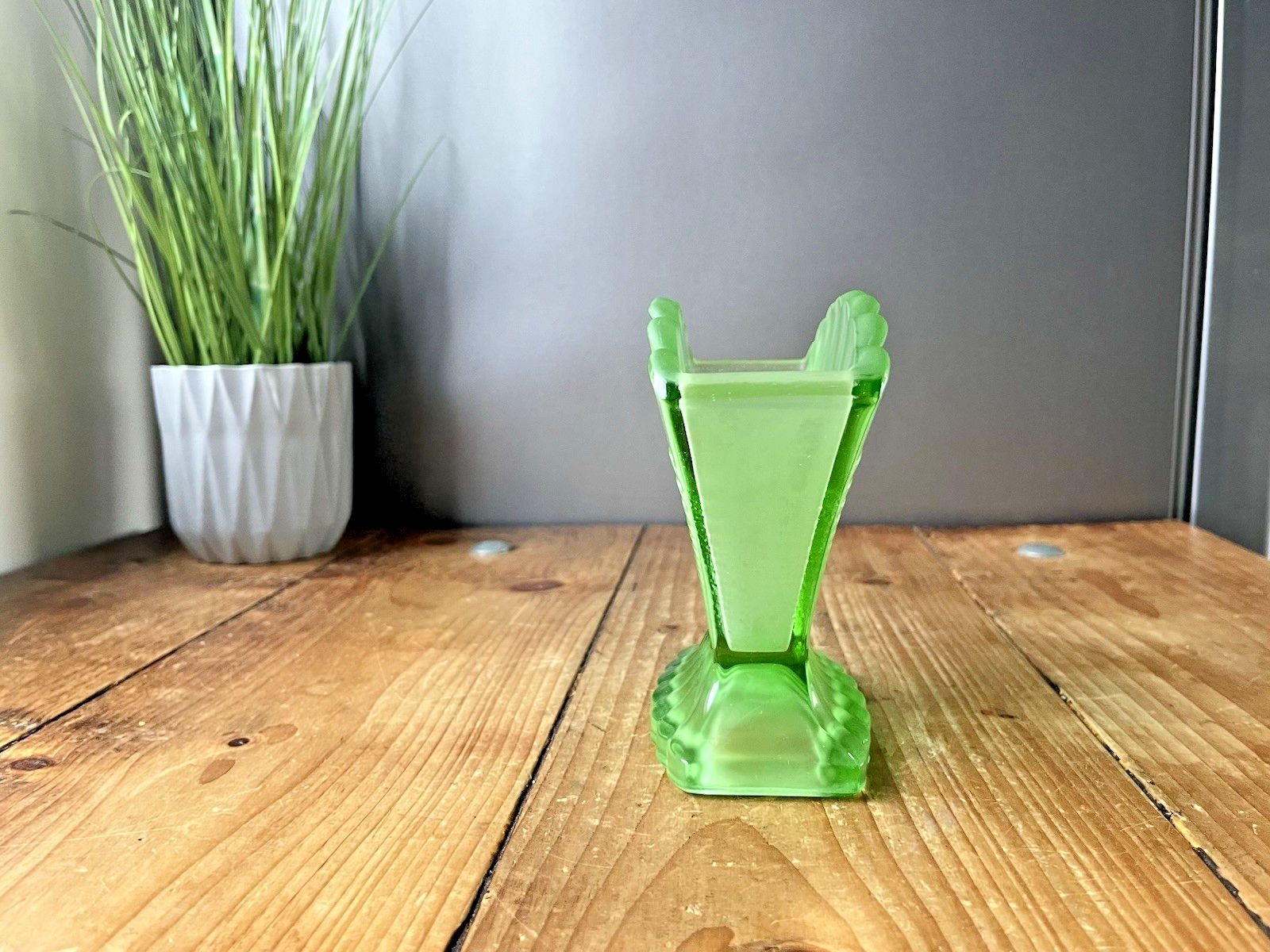 English Art Deco George Davidson Green Frosted Fanned Fan Glass Flower Vase #296 photo buy