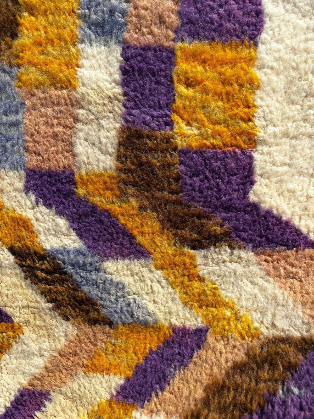 photo furniture Handmade Moroccan Colorful Wool Rug 165x250 Cm – Minimal Geometric Design – Beni Ourain Berber Area Rug – Modern Boho Home Decor