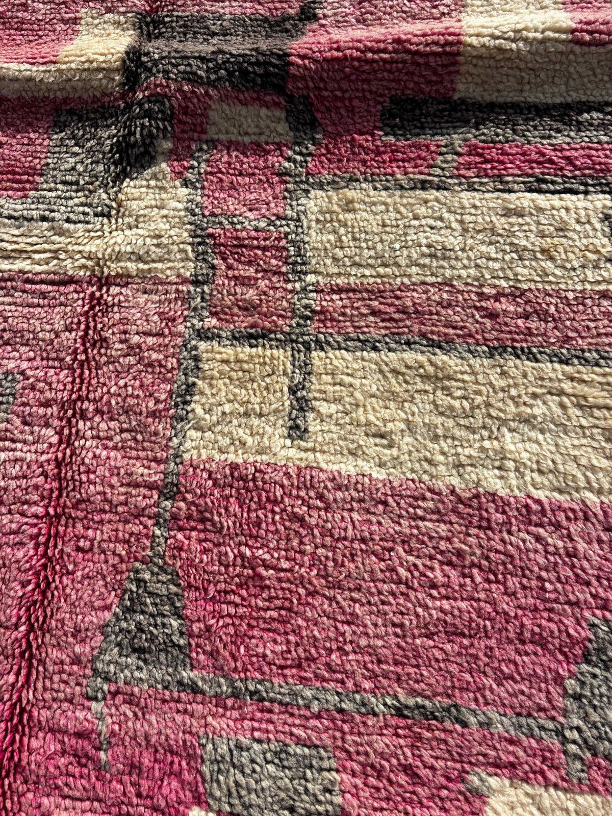 photo for sale Moroccan Pink Boujaad Rug 200x300 Cm, Authentic Moroccan Berber Wool