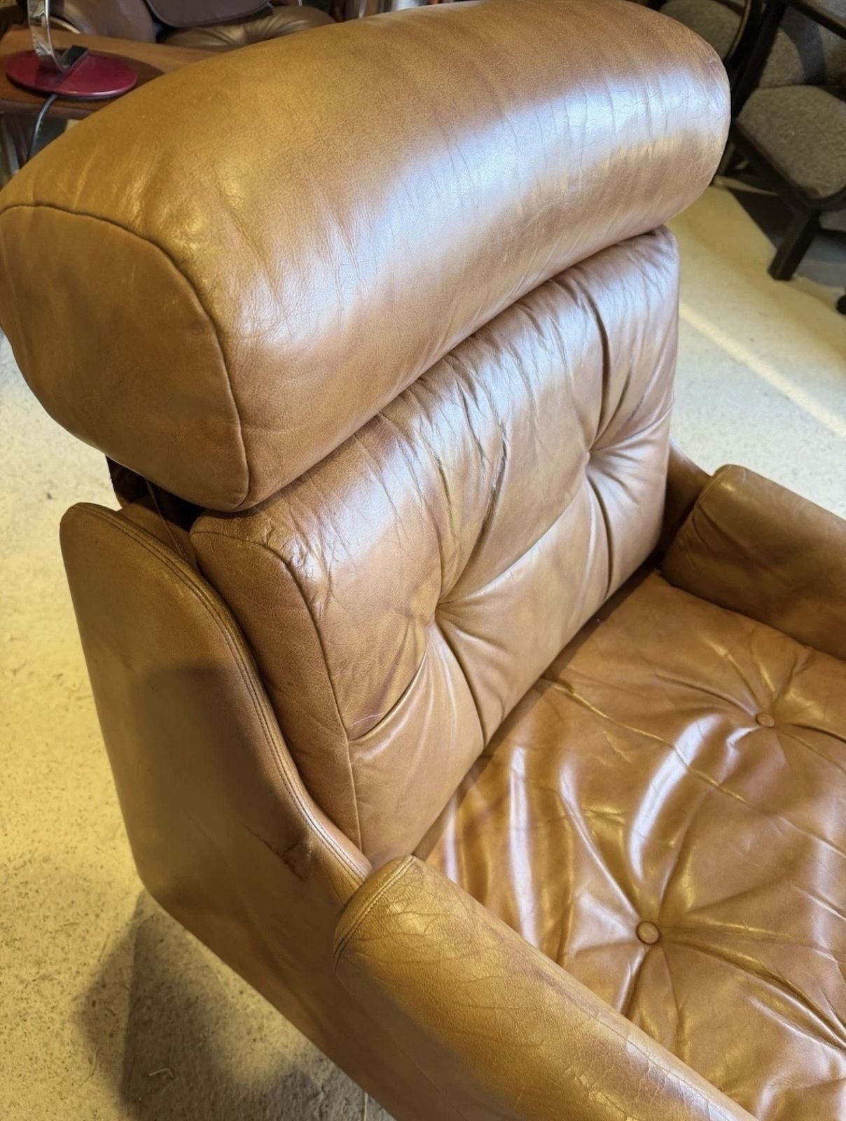 photo vinterior Mid Century Tan Leather Lounge Chair By Wittmann 1970s