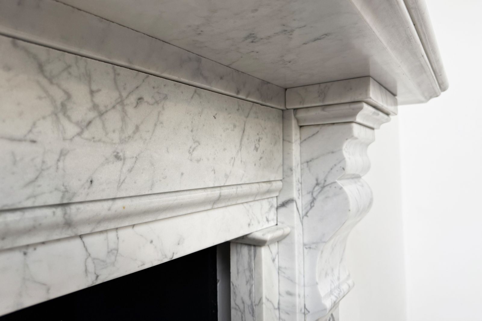 photo furniture A Substantial Reclaimed Victorian Carrara Marble Fireplace Surround