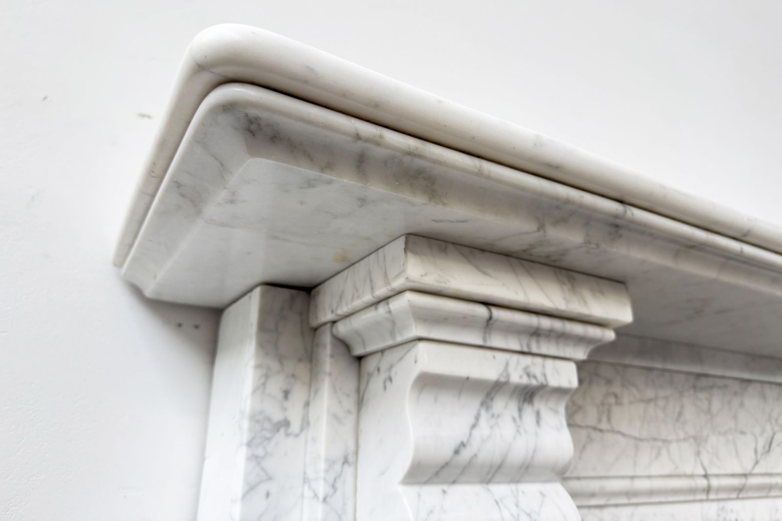 4600.0 A Substantial Reclaimed Victorian Carrara Marble Fireplace Surround photo