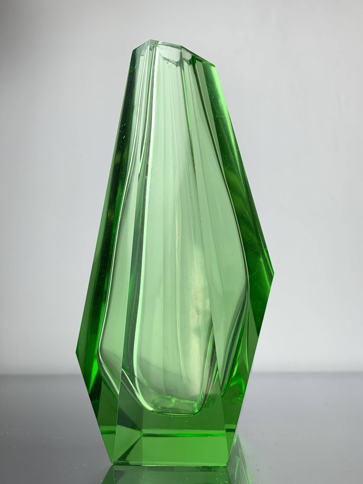 Green Faceted Vase By Seguso, Murano Glass, Italy, 1970 photo furniture