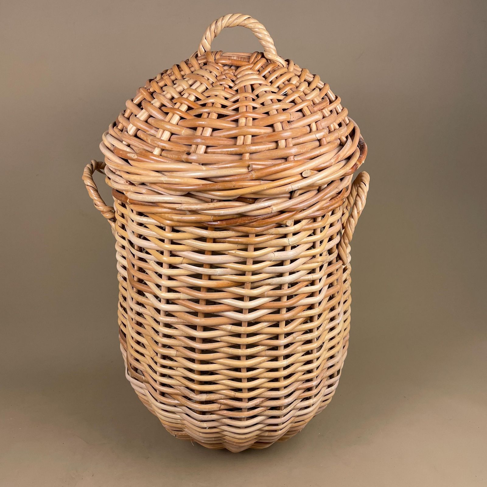 Wicker Laundry Basket With Lid Rustic Rattan Storage Hamper Large Vintage Handwoven Boho Cottage Farmhouse Decor Storage photo 75.0