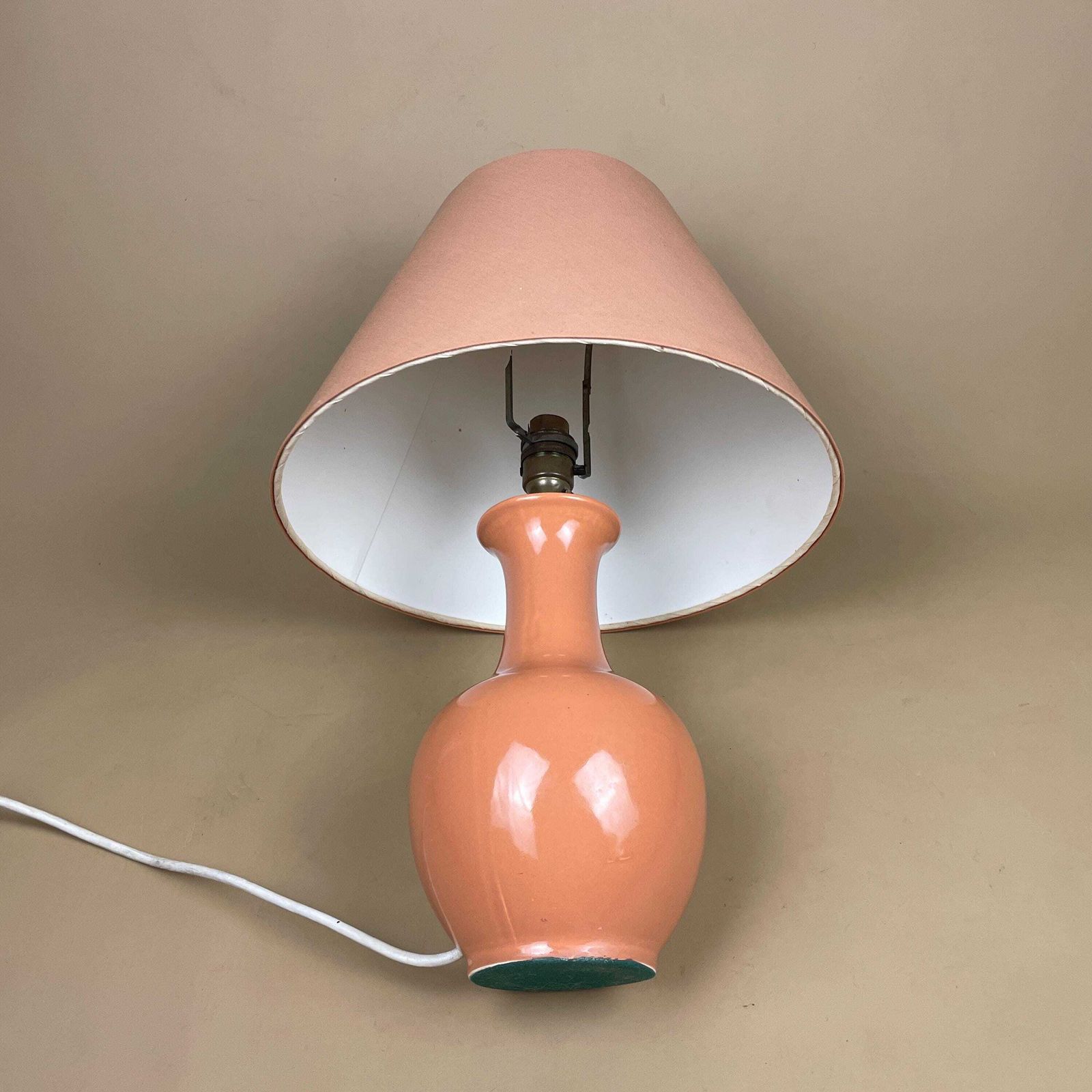 89.0 Oriental Ceramic Lamp Light Bedside Table Chinese Vase Peach Antique Gold Metal Classic Elegant Medium Side Lampshade Shade photo