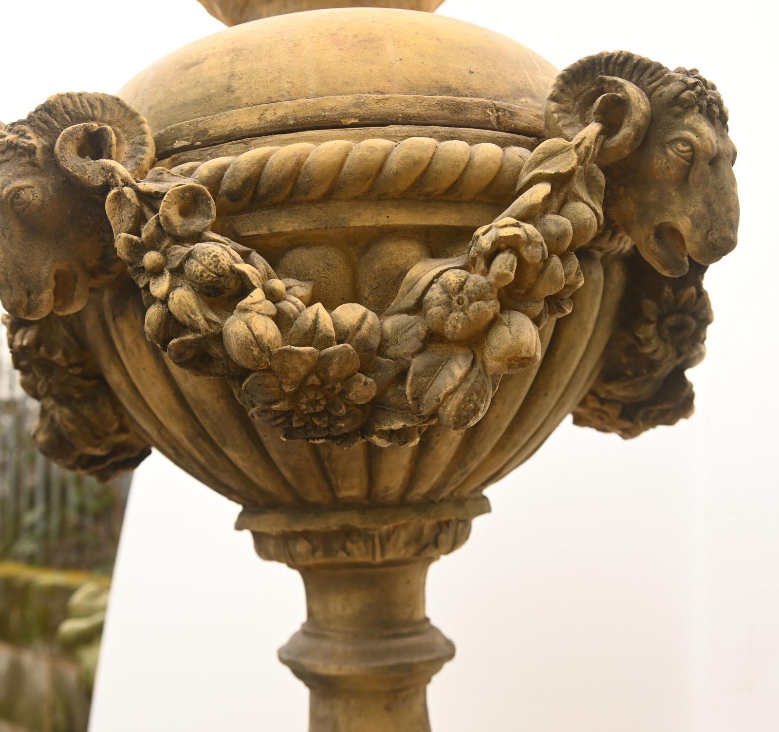 photo buy Pair Classical Stone Garden Urns English Finials With Ram Masks