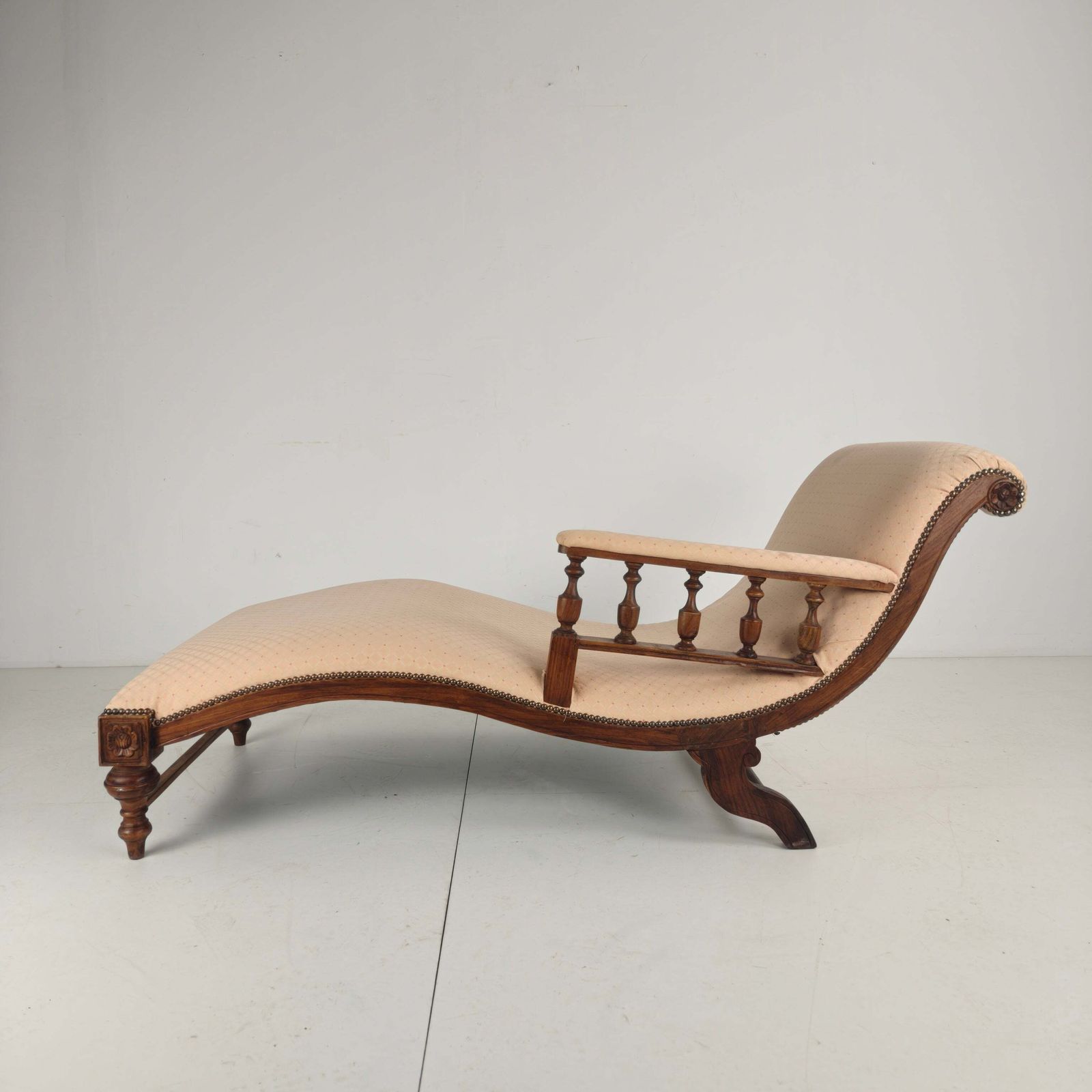 Furniture Late 19th Century Antique Chaise Longue / Daybed – England photo