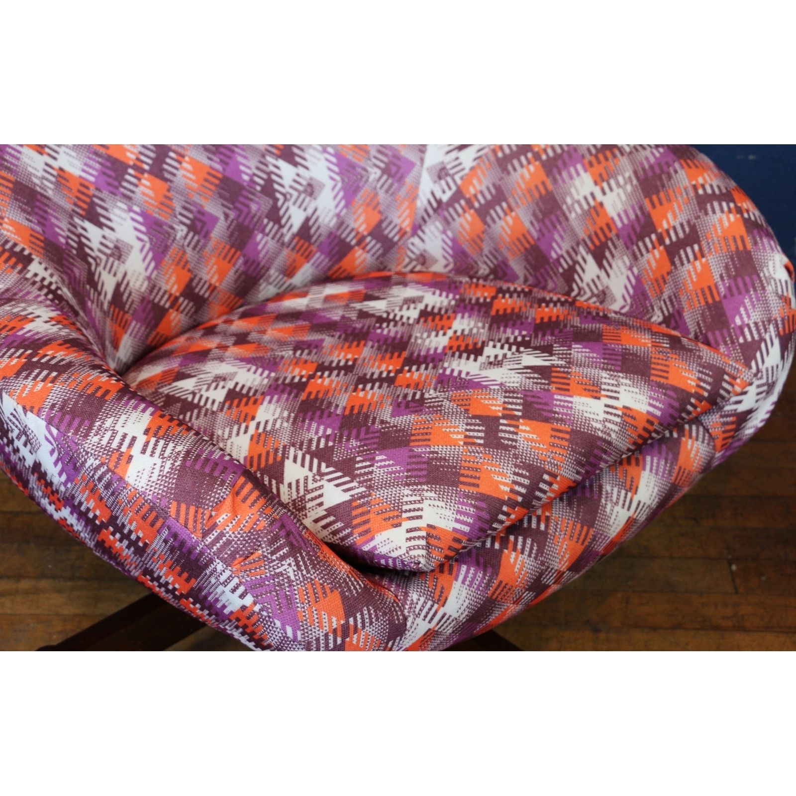 An Excellent Retro Mid Century Swivel Egg Chair Fully Restored 1950 60s photo 1400.0
