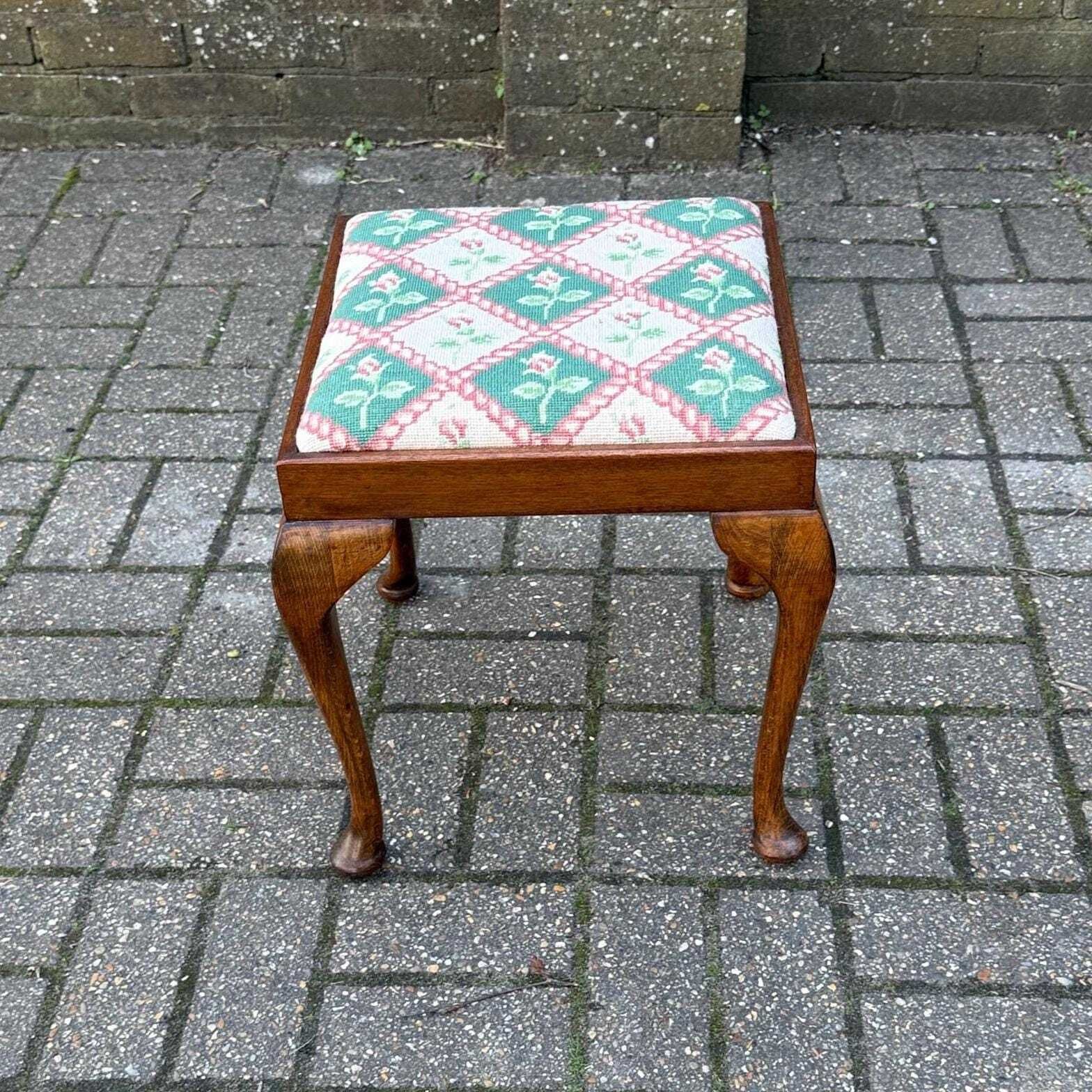 Vintage 1930s Queen Anne Style Stool With Upholstered Needlepoint Seat
