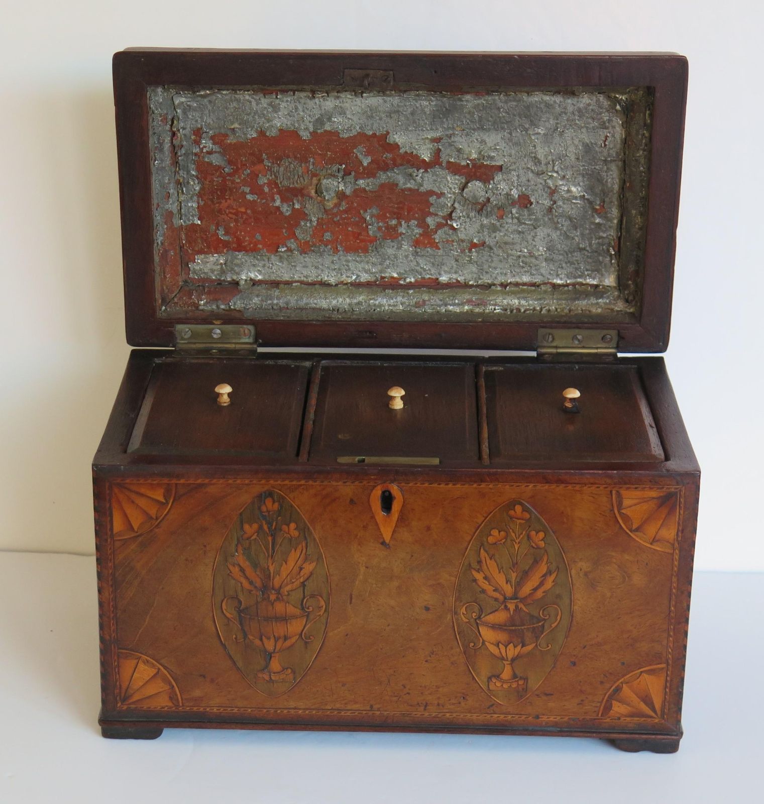 photo vinterior Georgian Sheraton Period Tea Caddy Finely Inlaid, English Circa 1780.