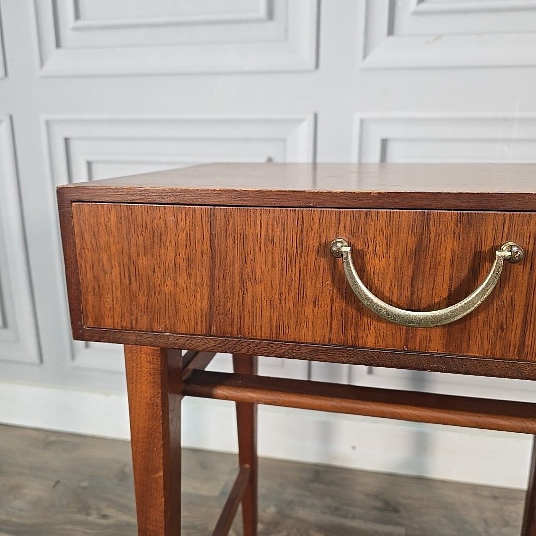 Vintage Meredew Bedside Table – Tola Veneer – Single Drawer Mid Century Side photo vinterior
