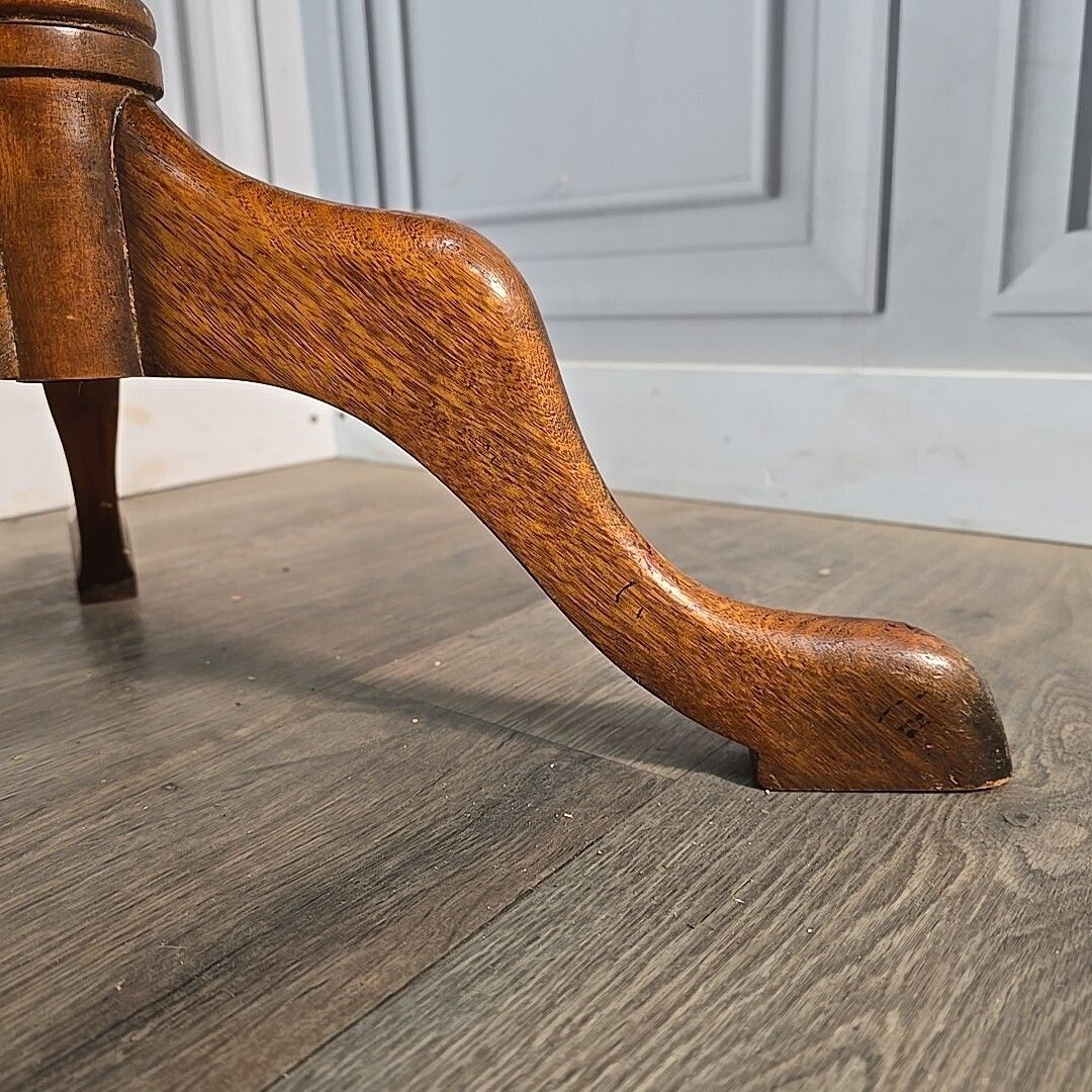 photo furniture Antique Pedestal Wine Table Charles Barr Scalloped Edge – Yew Wood – Pie Crust
