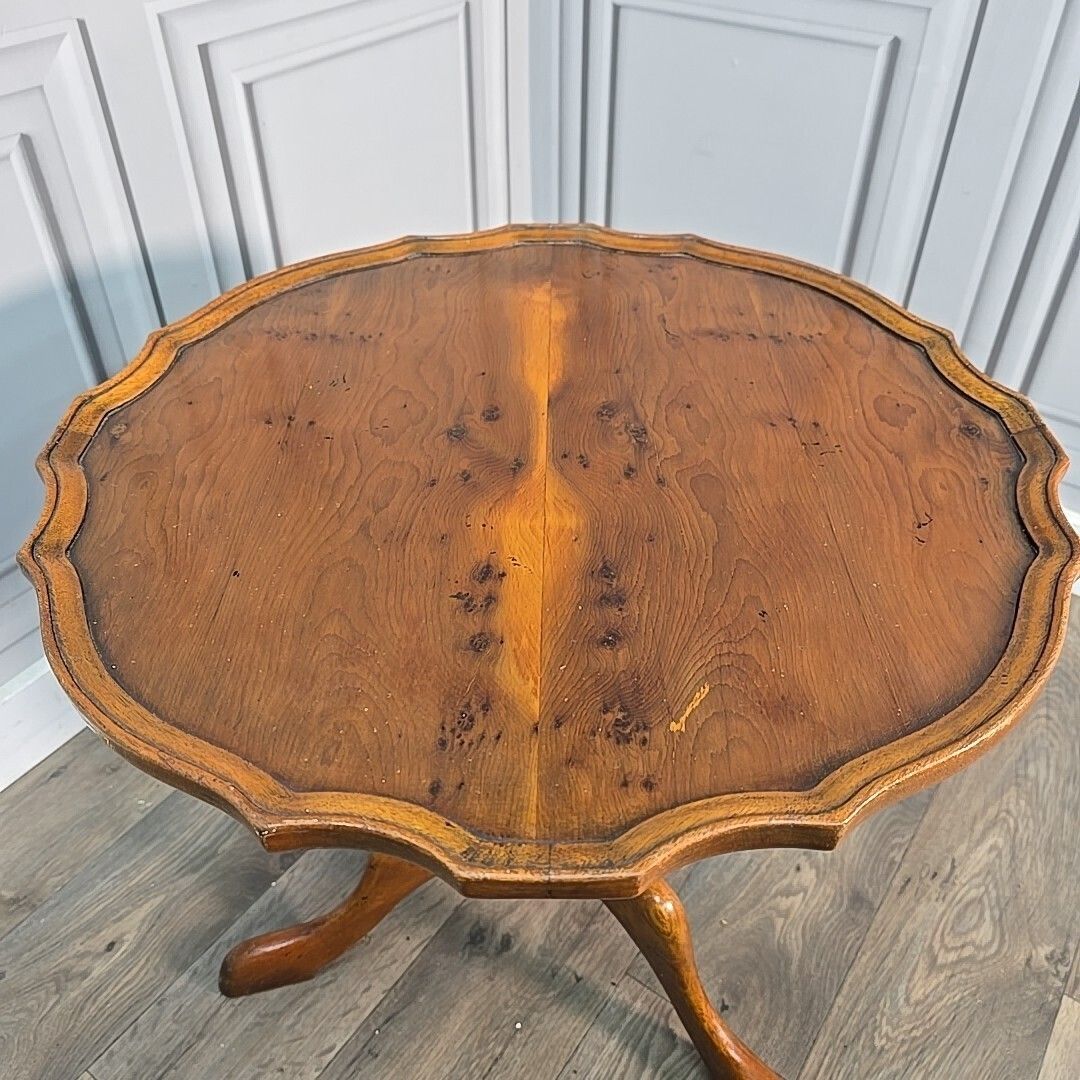 290.0 Antique Pedestal Wine Table Charles Barr Scalloped Edge – Yew Wood – Pie Crust photo