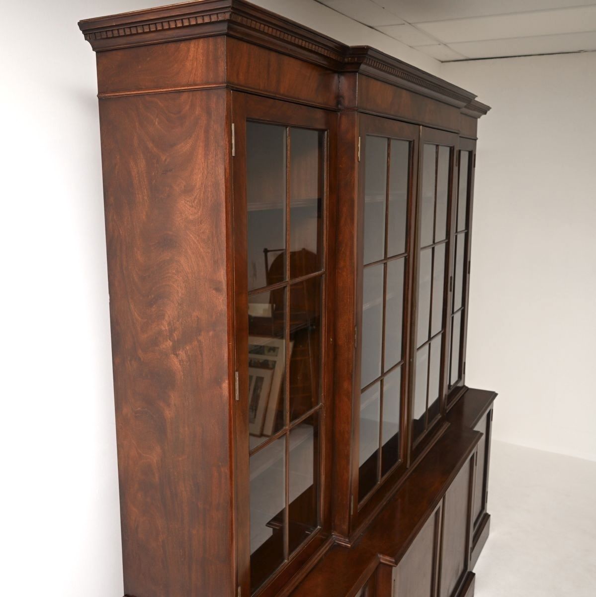 2925.0 Antique Georgian Style Mahogany Breakfront Bookcase photo