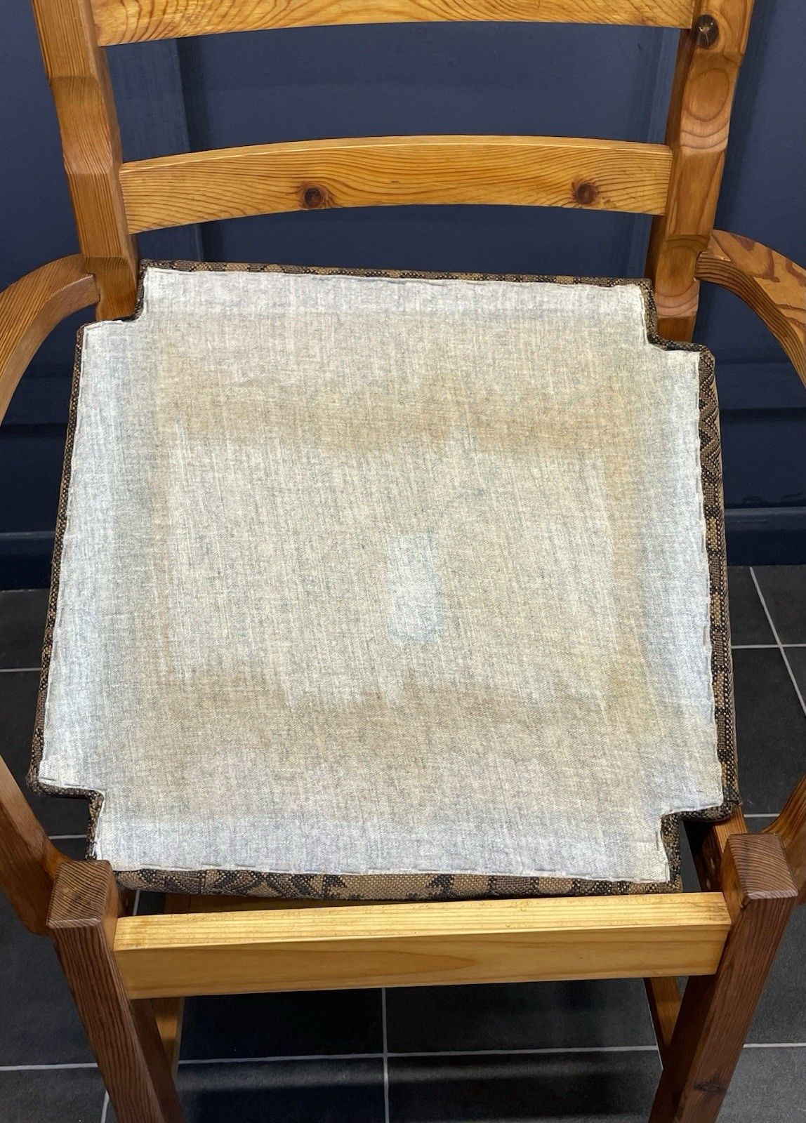 photo vintage Mid Century Pine Ladder Back Desk Chair Armchair Original Fabric Stamped Js S